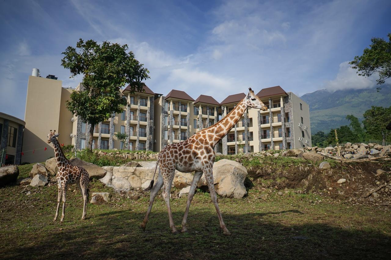 Baobab Safari Resort Prigen Exterior photo
